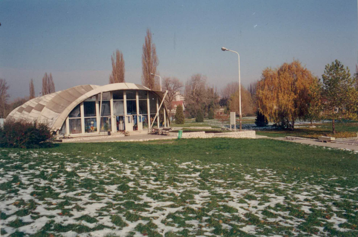 A győri fedett uszoda 1993. november 15-én – Lechner Tudásközpont, Dokumentációs Központ / Fotótár, VÁTI
